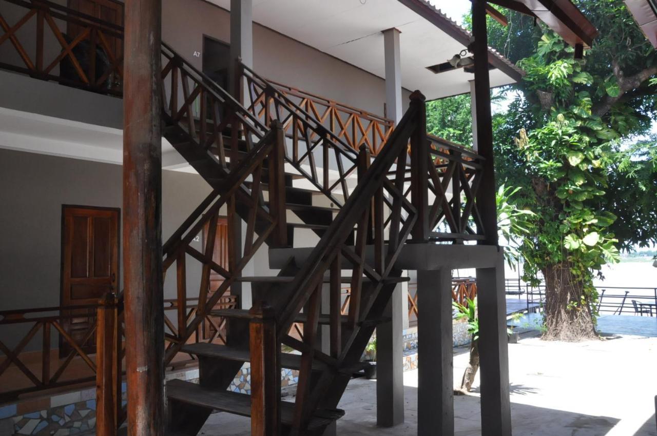 Pilgrim'S Kitchen & Inn Szavannakhet Kültér fotó