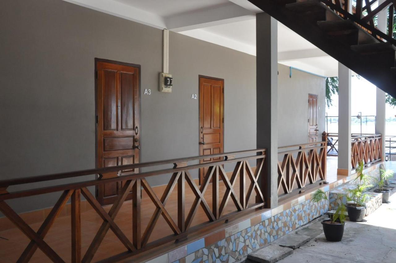 Pilgrim'S Kitchen & Inn Szavannakhet Kültér fotó