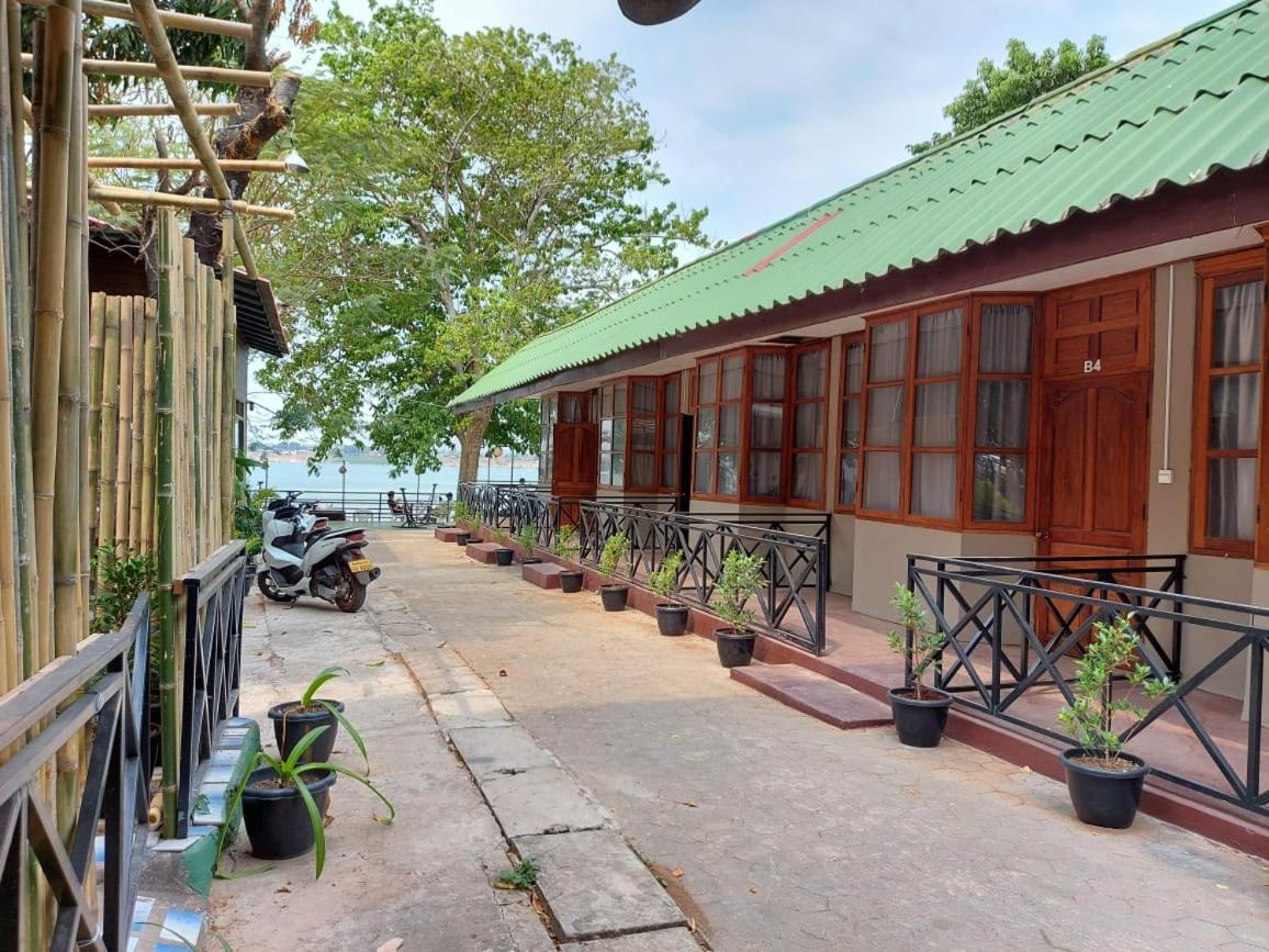 Pilgrim'S Kitchen & Inn Szavannakhet Kültér fotó