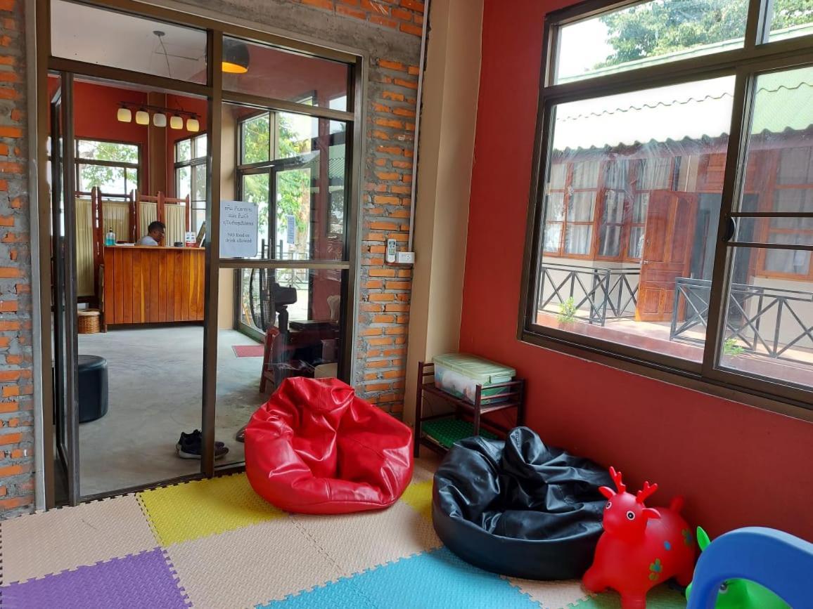 Pilgrim'S Kitchen & Inn Szavannakhet Kültér fotó