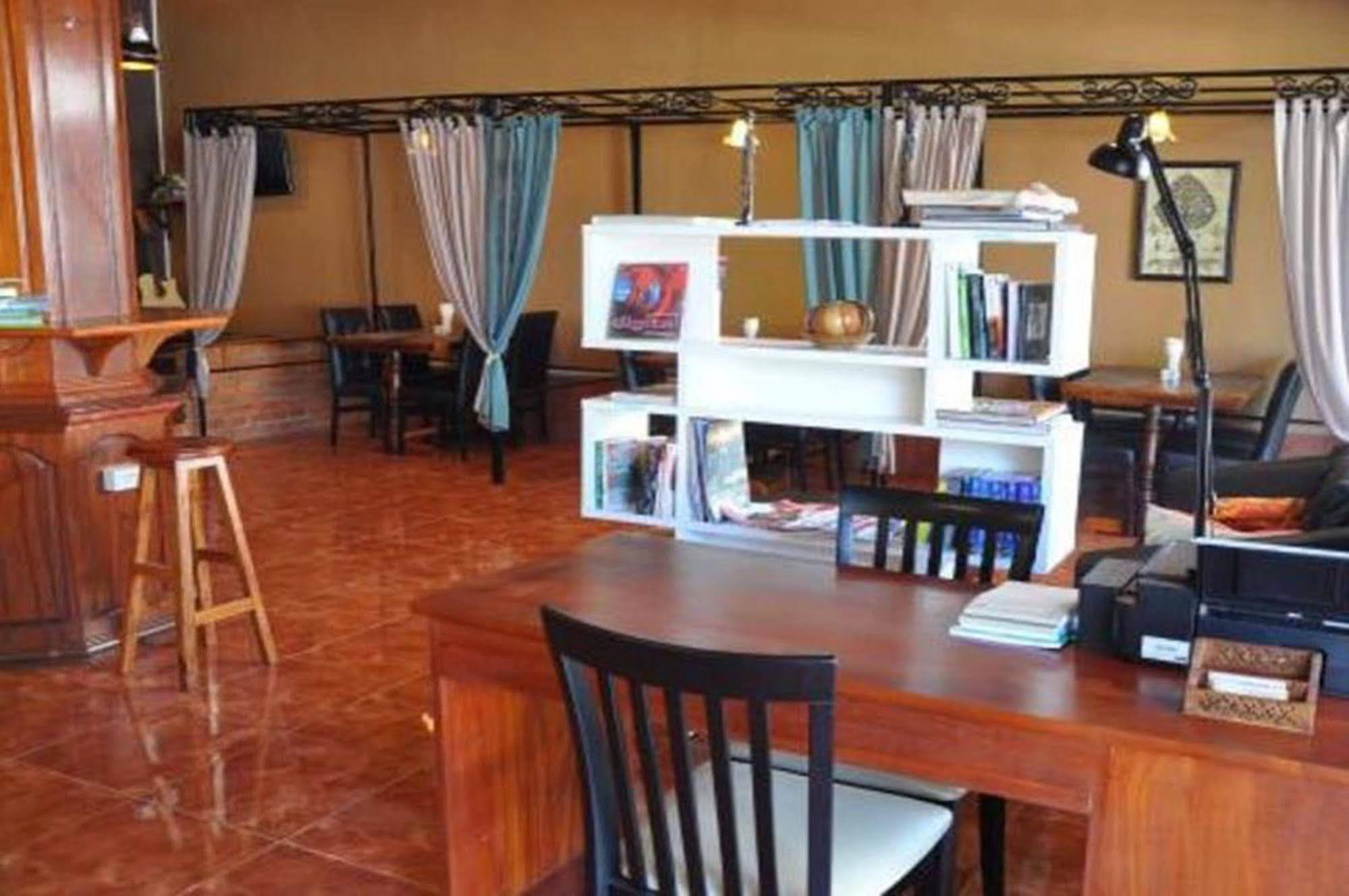 Pilgrim'S Kitchen & Inn Szavannakhet Kültér fotó